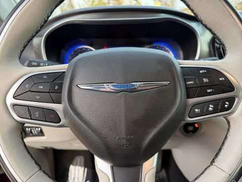 Used 2018 Chrysler Pacifica Limited w/ Advanced Safetytec Group image 19