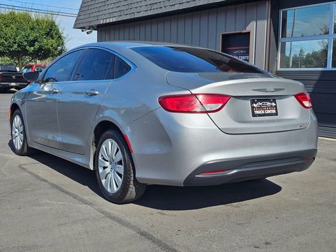 Used 2016 Chrysler 200 LX FWD image 3