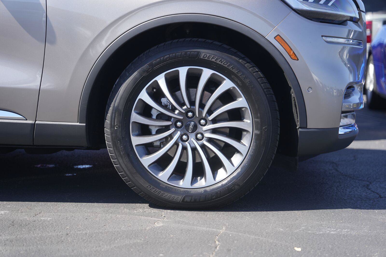 Used 2020 Lincoln Aviator Reserve w/ Equipment Group 201A RWD image 4