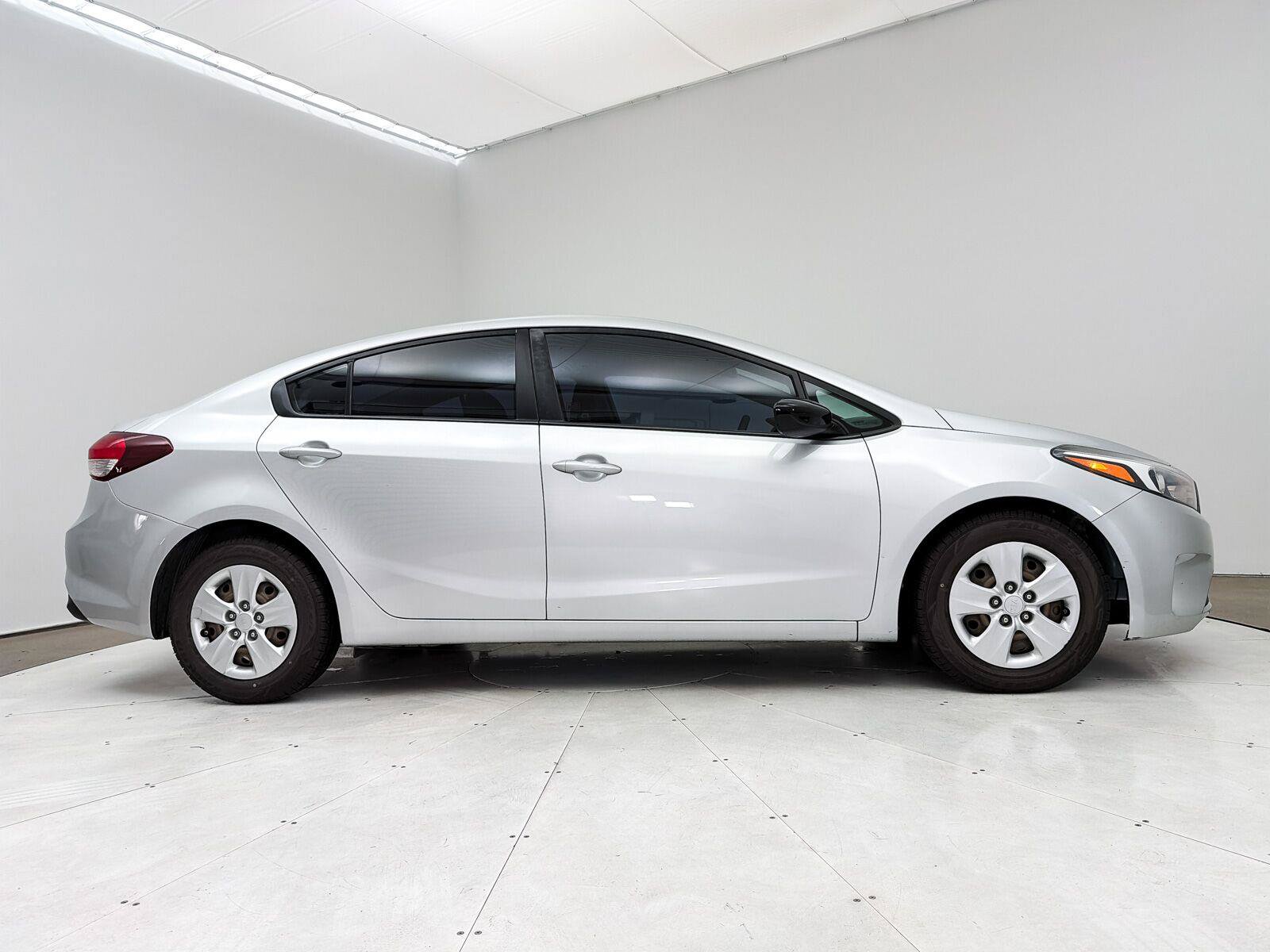 Used 2017 Kia Forte LX FWD image 18