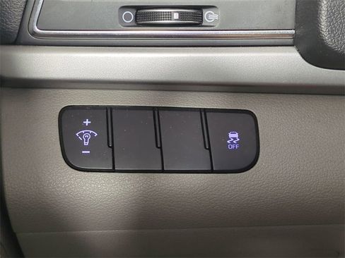 Used 2017 Hyundai Elantra SE image 23