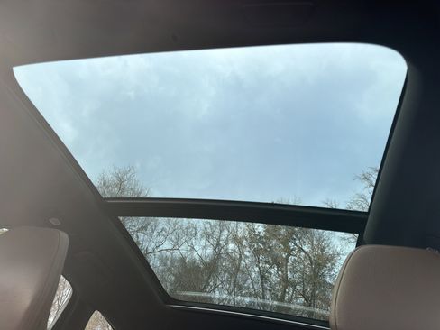 Certified 2023 Volvo XC60 B5 Plus w/ Climate Package image 28