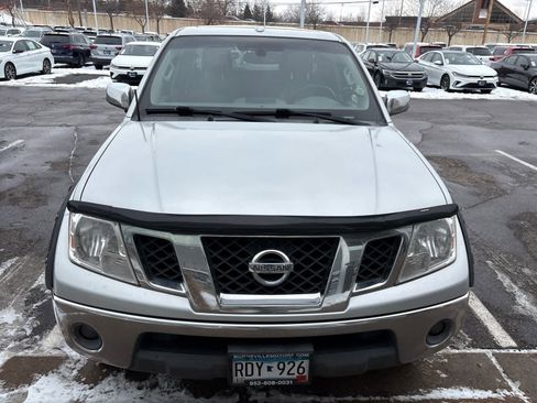 Used 2013 Nissan Frontier SL w/ Moonroof Pkg image 3