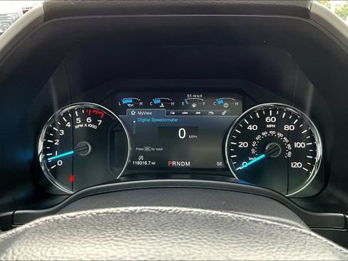 Used 2018 Ford F150 Lariat w/ Equipment Group 502A Luxury AWD/4WD image 14