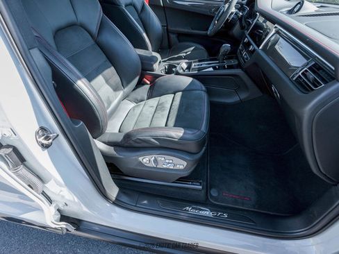 Used 2024 Porsche Macan GTS image 46