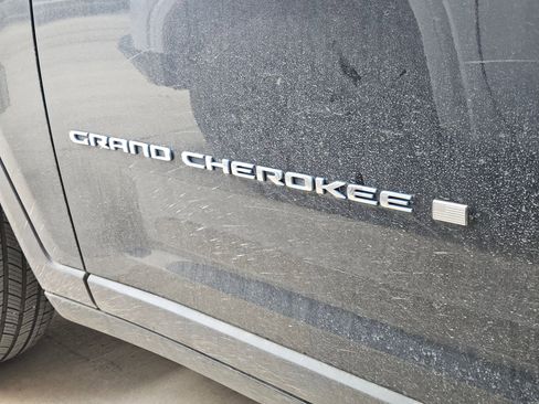 Used 2022 Jeep Grand Cherokee Limited 4xe image 8