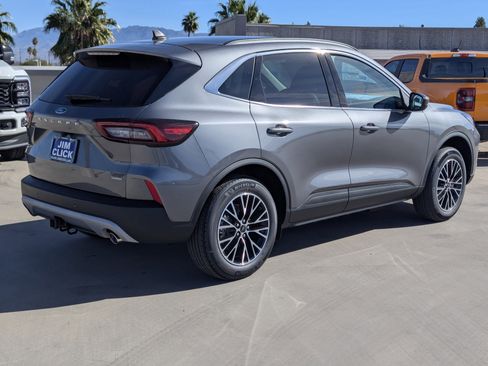 New 2026 Ford Escape SE w/ Class II Trailer Tow Package image 2