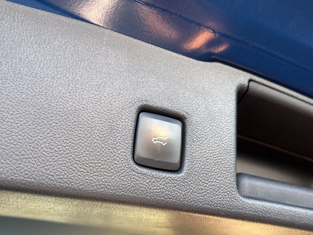 Used 2023 Ford Escape Active AWD/4WD image 11
