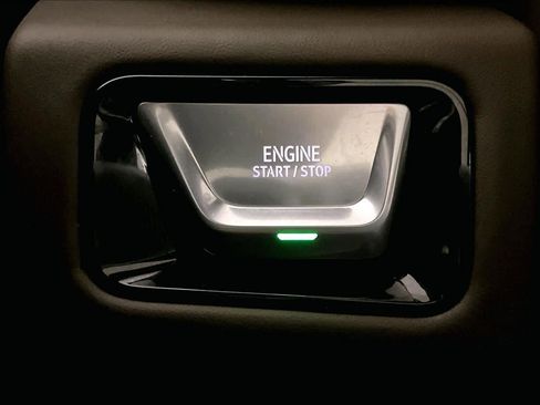 Certified 2025 GMC Yukon XL Denali Ultimate w/ LPO, Floor Liner Package AWD/4WD image 34