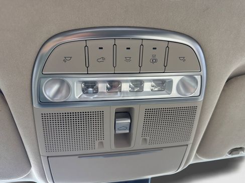 Used 2019 Genesis G90 3.3T Premium RWD image 32