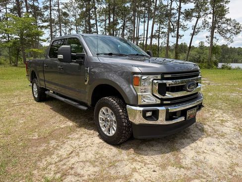 Used 2021 Ford F250 XLT w/ XLT Value Package AWD/4WD image 7