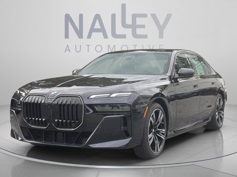 Used 2026 BMW 750e xDrive AWD/4WD image 2