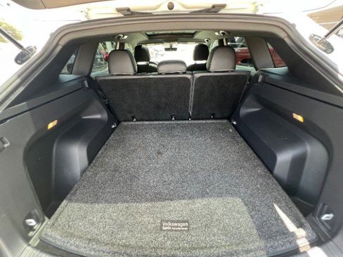 Used 2022 Volkswagen Atlas Cross Sport SE FWD image 30