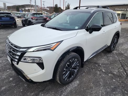 New 2026 Nissan Rogue Platinum image 4