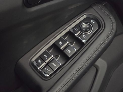 Certified 2024 Porsche Macan GTS AWD/4WD image 32