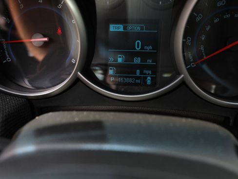 Used 2014 Chevrolet Cruze LT FWD image 20