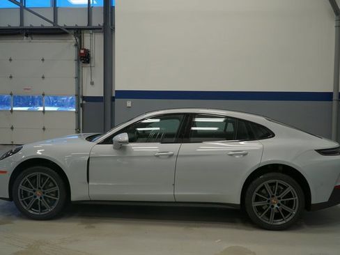 New 2026 Porsche Panamera 4 image 2