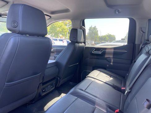 Used 2025 GMC Sierra 1500 SLT RWD image 4