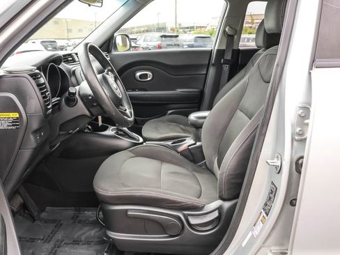 Used 2017 Kia Soul image 5