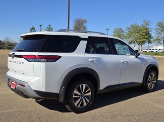 New 2025 Nissan Pathfinder SL video 2