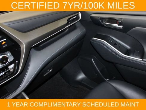 Used 2023 Toyota Highlander XLE AWD/4WD image 15