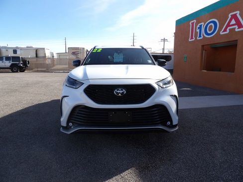 Used 2022 Toyota Highlander XSE image 4