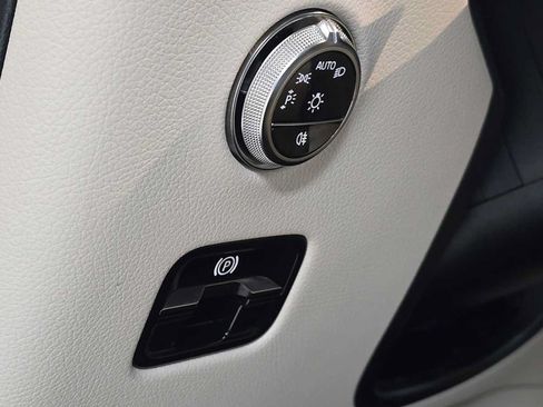 Used 2026 Mercedes-Benz GLC 300 4MATIC image 24