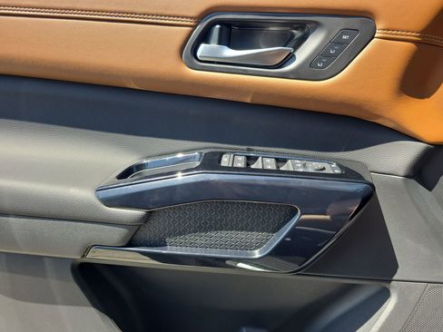 New 2026 Nissan Pathfinder Platinum FWD image 25