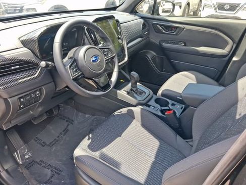 Used 2025 Subaru Forester Premium AWD/4WD image 11