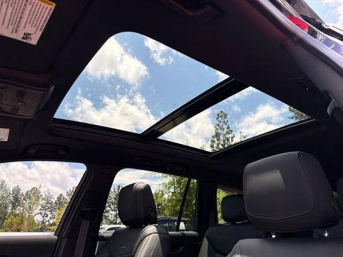 Used 2024 Cadillac XT6 Premium Luxury w/ LPO, Floor Liner Package AWD/4WD image 33