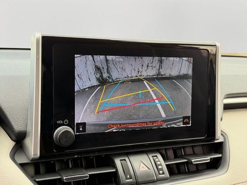 Used 2023 Toyota RAV4 XLE Premium image 26