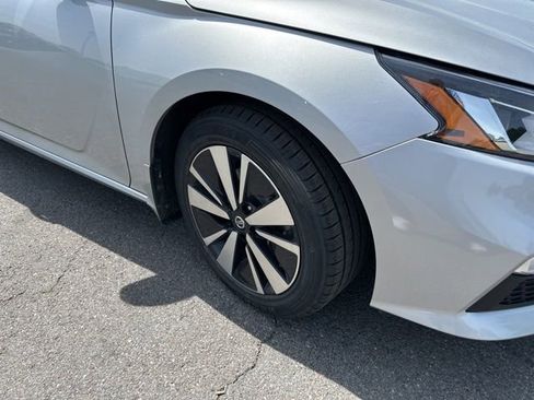 Certified 2022 Nissan Altima 2.5 SV FWD image 8
