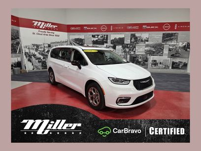 Used 2024 Chrysler Pacifica Limited