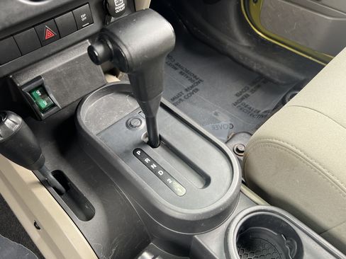 Used 2008 Jeep Wrangler Unlimited Sahara AWD/4WD image 29