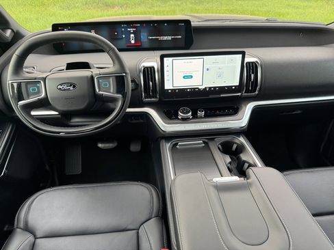 New 2025 Ford Expedition Max Platinum w/ Stealth Performance Package image 35