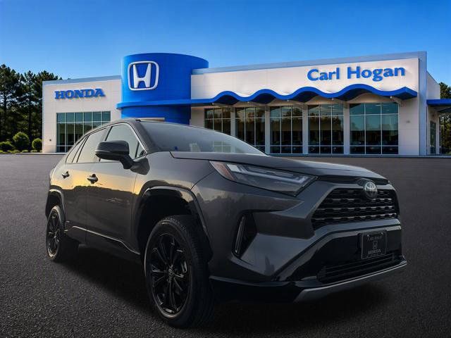 Used 2024 Toyota RAV4 XSE AWD/4WD image 2