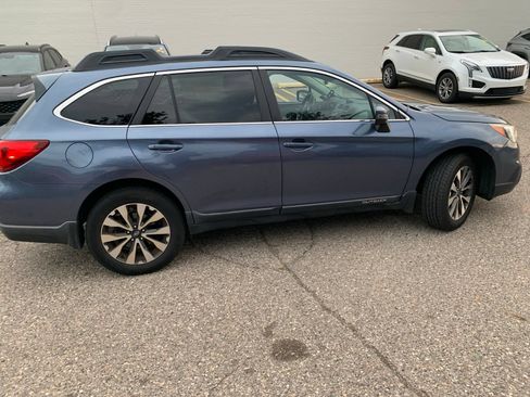 Used 2017 Subaru Outback 2.5i Limited AWD/4WD image 4