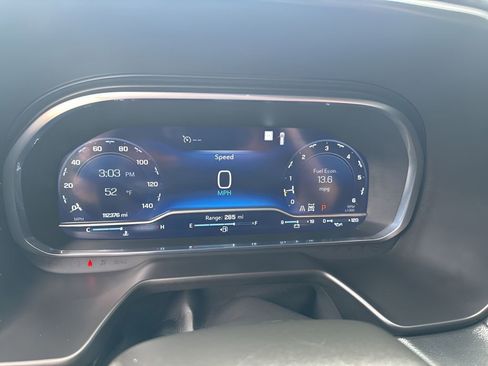 Used 2023 Chevrolet Suburban LT w/ Luxury Package AWD/4WD image 29