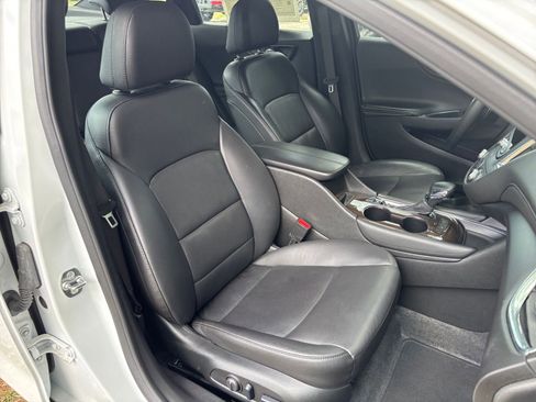 Used 2024 Chevrolet Malibu LT image 36