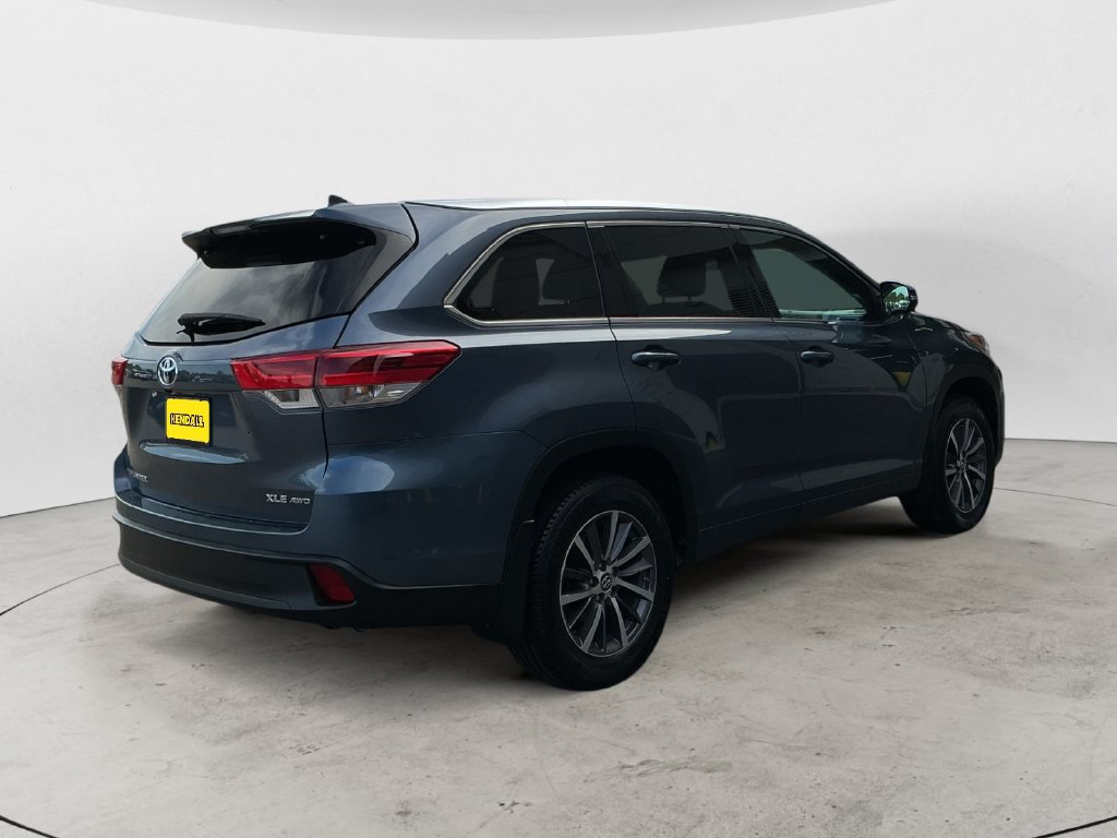 Used 2018 Toyota Highlander XLE AWD/4WD image 8