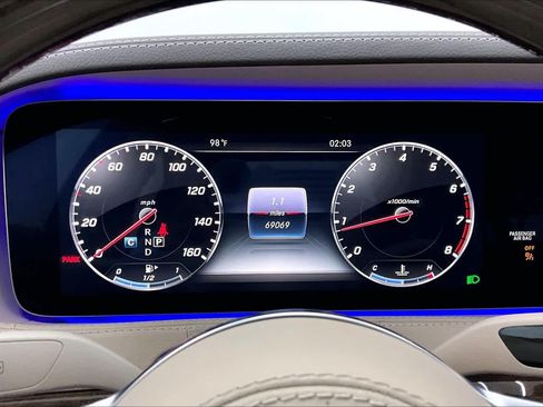 Used 2019 Mercedes-Benz S 560 Sedan image 23