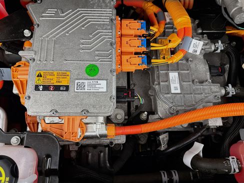 Used 2020 Chevrolet Bolt LT image 38