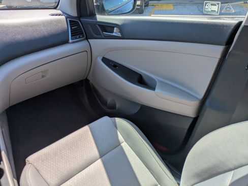 Used 2017 Hyundai Tucson SE image 17