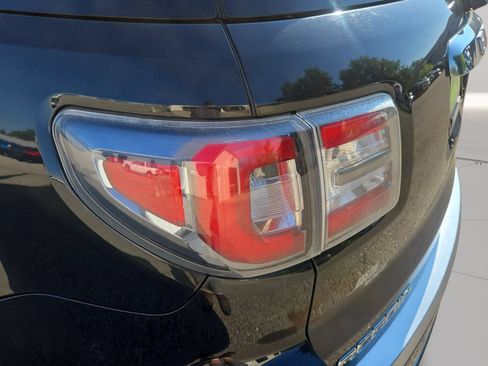 Used 2013 GMC Acadia SLT AWD/4WD image 18