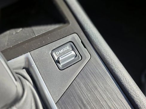 Used 2025 Nissan Kicks SV image 33