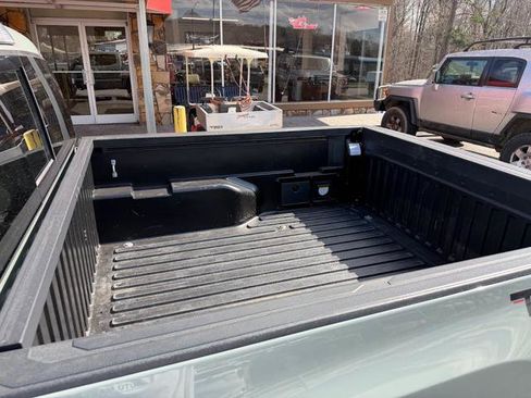 Used 2022 Toyota Tacoma TRD Sport w/ Technology Package AWD/4WD image 19