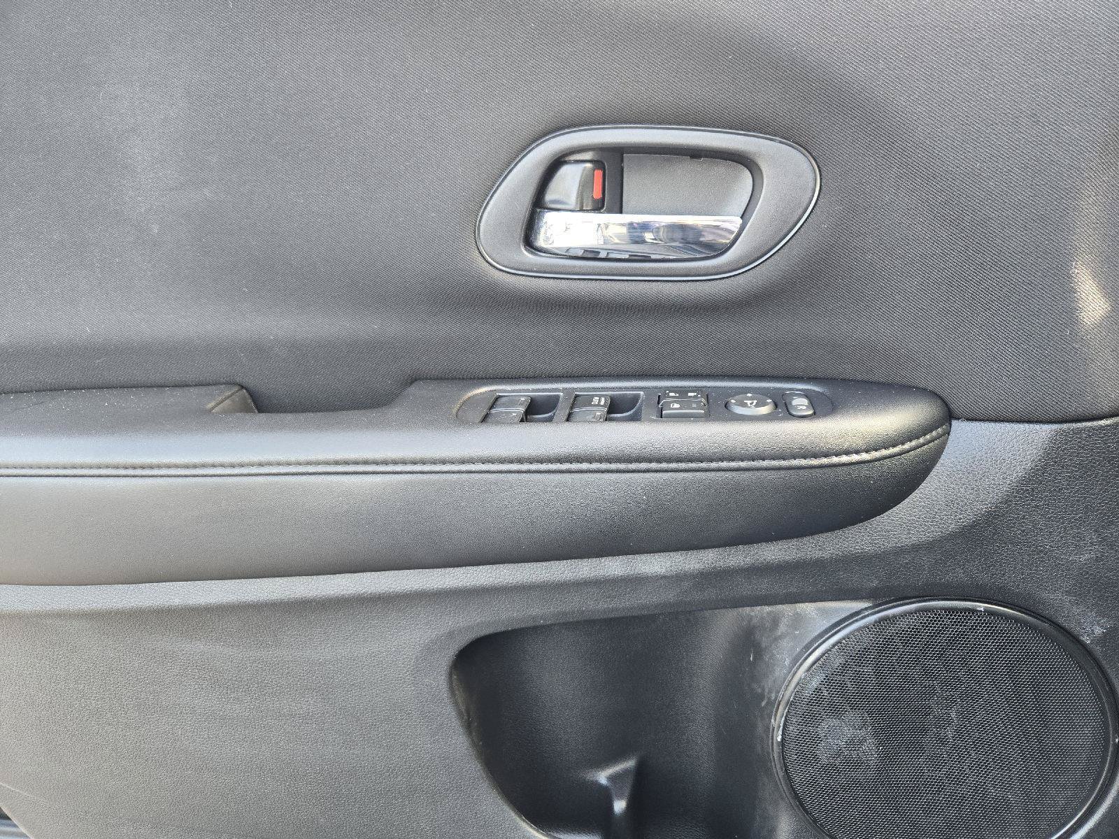 Used 2016 Honda HR-V LX image 19