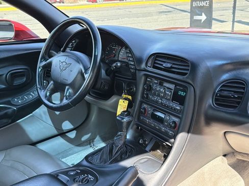 Used 1999 Chevrolet Corvette Coupe w/ Roof Pkg RWD image 21