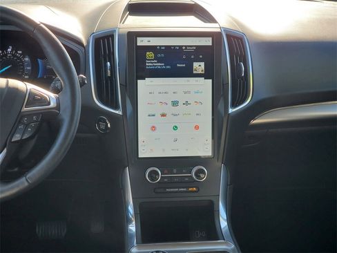 Used 2024 Ford Edge Titanium image 25