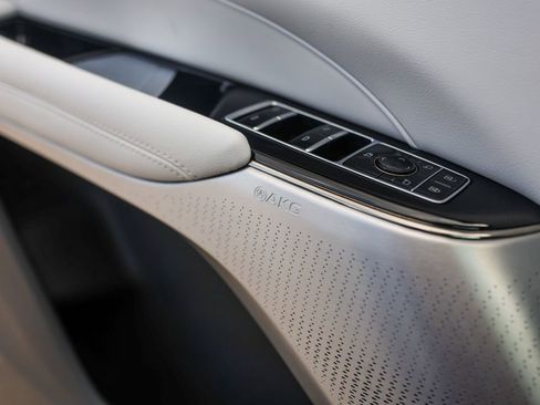 Used 2025 Cadillac Lyriq Sport AWD/4WD image 20